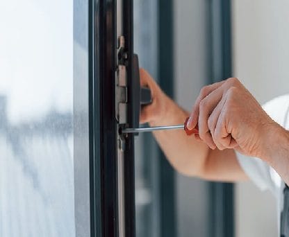 Alüminyum doğrama tamiri hakkında uzman bilgi ve hızlı çözüm hizmeti
