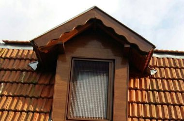 Balıkesir’de çatı katına özel yapılan pileli sineklik projesi